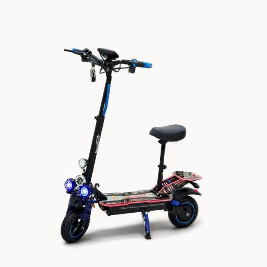 صورة سكوتر السرعة والجمال ألوان تبهر وقوة تحير